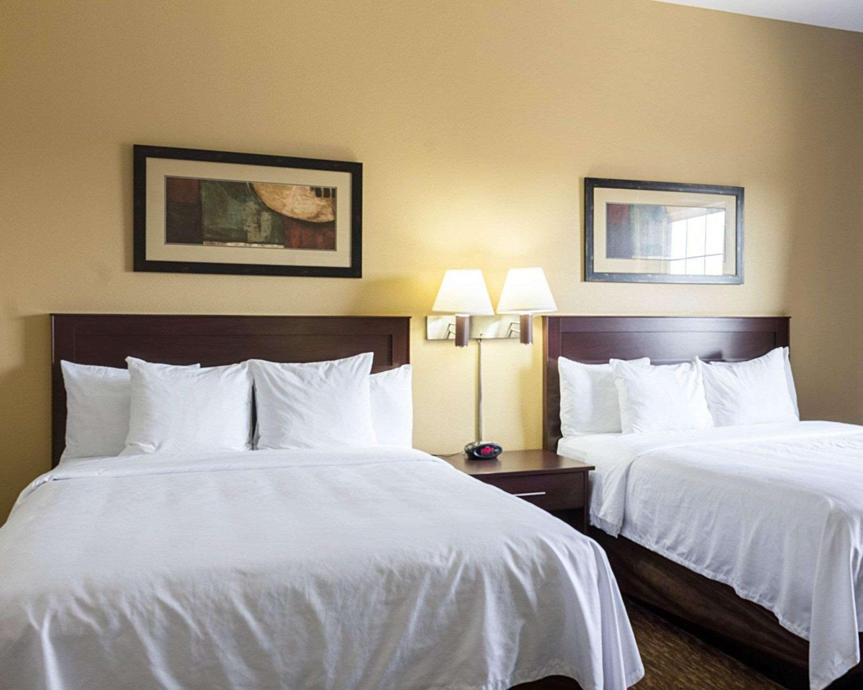 Mainstay Suites Minot Exteriör bild