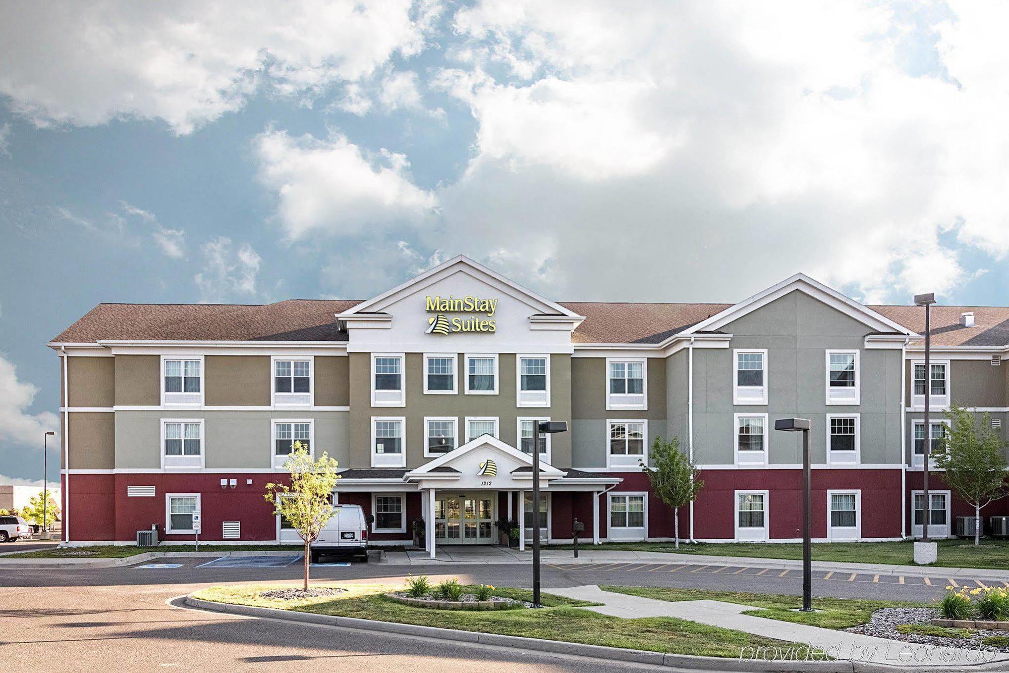 Mainstay Suites Minot Exteriör bild