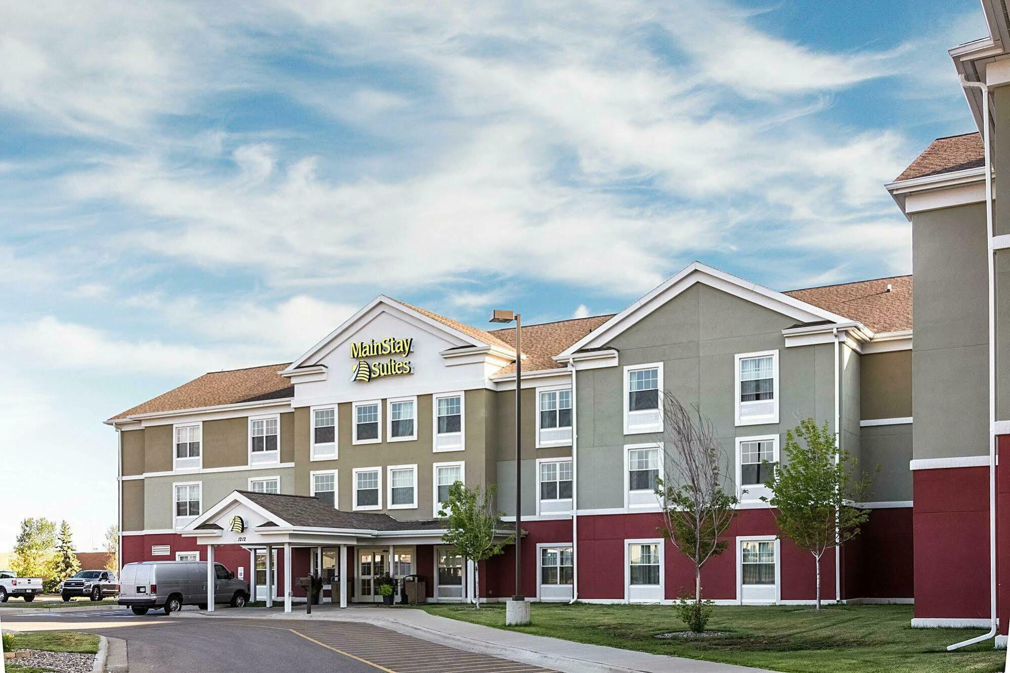 Mainstay Suites Minot Exteriör bild